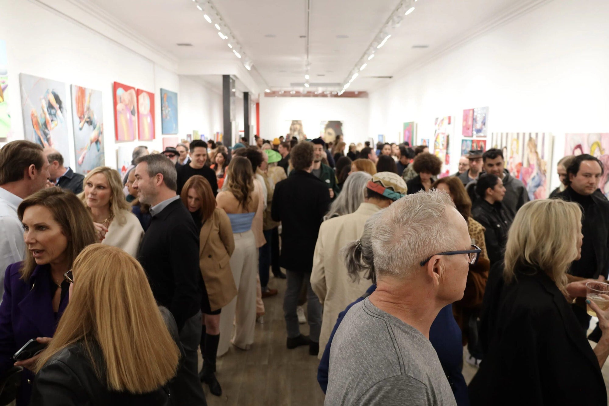 Virtual Galleries vs. Physical Exhibitions: The Future of Experiencing Art
