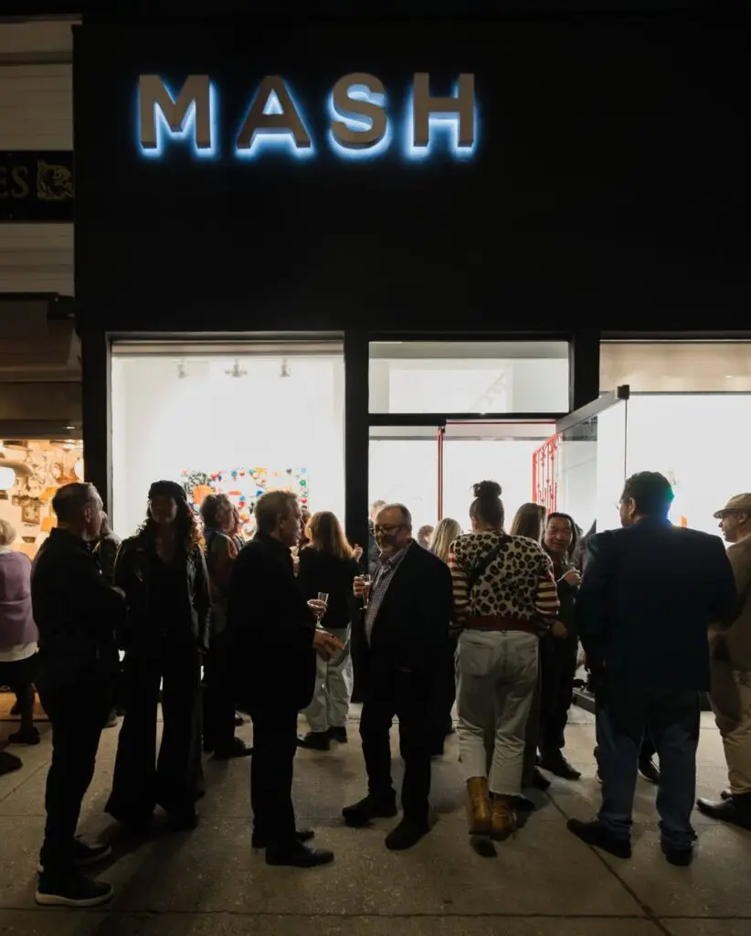 virtual galleries
online art exhibitions
digital art spaces
VR art
contemporary art experience
mash gallery
los angeles art gallery
art and interior design
workplace art
art psychology
wellbeing through art
art for productivity
mash gallery
art pricing transparency
art market trends
art collectors
contemporary art market
art valuation
art collecting
artist studio visits
contemporary art
collector engagement