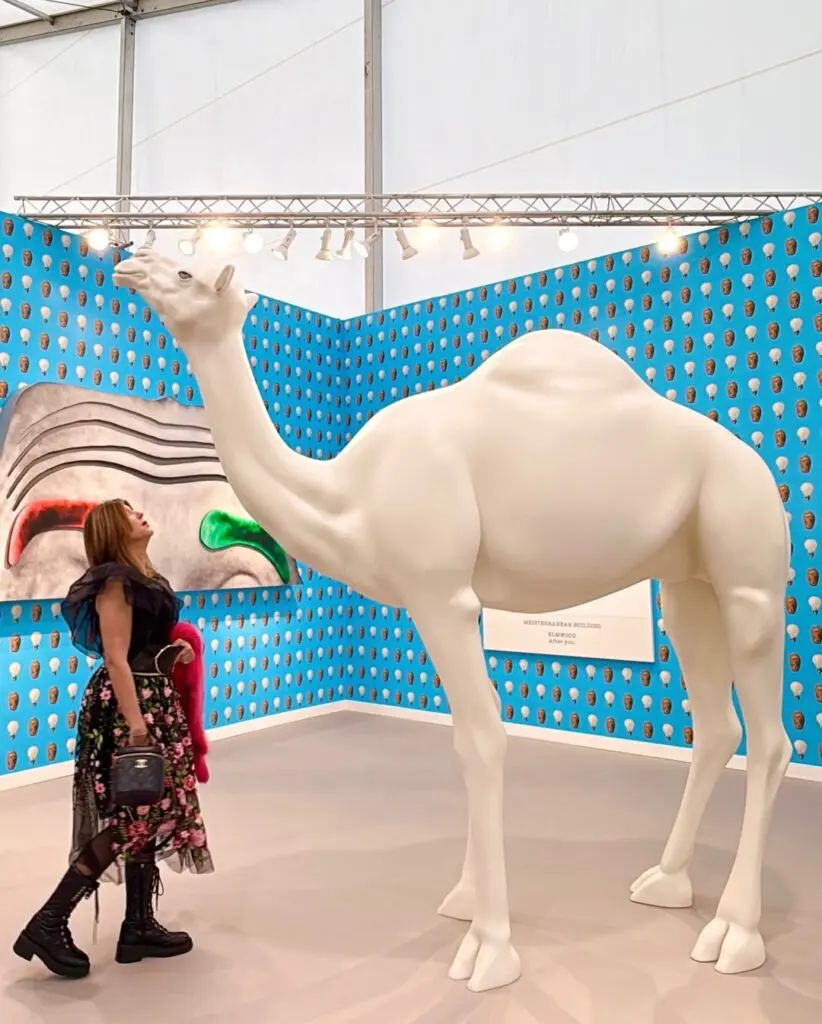 virtual galleries
online art exhibitions
digital art spaces
VR art
contemporary art experience
mash gallery
los angeles art gallery
art and interior design
workplace art
art psychology
wellbeing through art
art for productivity
mash gallery
art pricing transparency
art market trends
art collectors
contemporary art market
art valuation
art collecting
artist studio visits
contemporary art
collector engagement