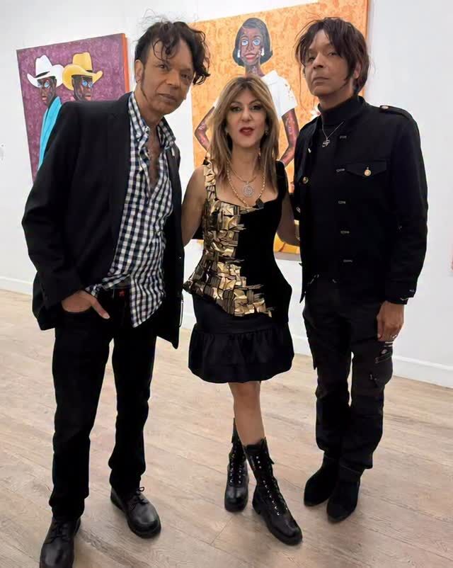 Happy Halloween! We are open today if you dare to come in to visit our Spooktacular exhibition! 

#mashgallery #contemporaryart #artgallery #artexhibition #interiordesigner #artcurator #art #artcurator #artinla #happyholloween #halloweenwesthollywood